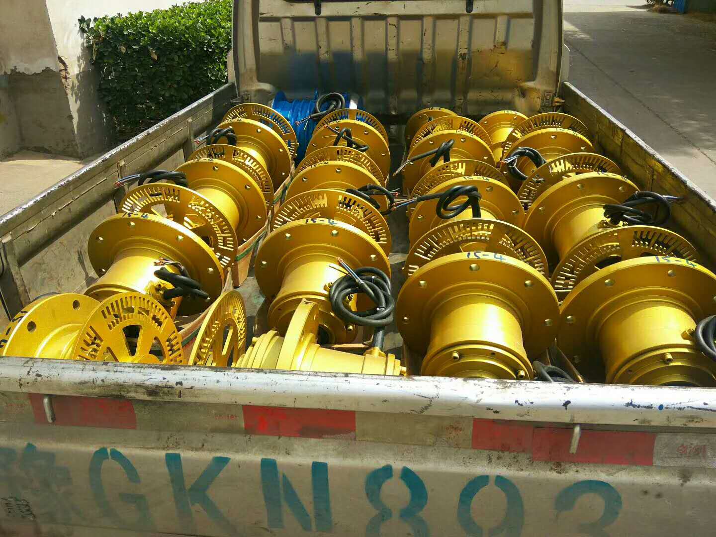 科耐振動電機發(fā)貨現(xiàn)場，持續(xù)發(fā)貨中，質(zhì)量保證